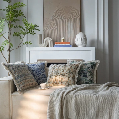 Gối vuông tùa rua thổ cẩm vintage kiểu Bắc Âu, decor sofa hiện đại giảm giá 59.000 3 Gối vuông tùa rua thổ cẩm vintage kiểu Bắc Âu, decor sofa hiện đại giảm giá 59.000 3