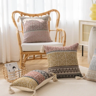 Gối vuông tùa rua thổ cẩm vintage kiểu Bắc Âu, decor sofa hiện đại giảm giá 59.000 5 Gối vuông tùa rua thổ cẩm vintage kiểu Bắc Âu, decor sofa hiện đại giảm giá 59.000 5
