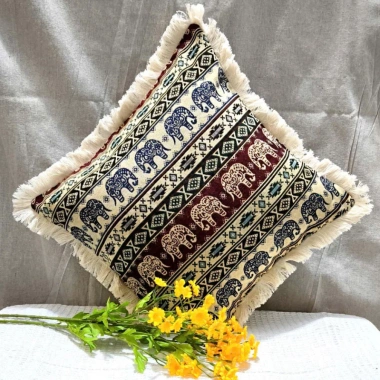 Gối vuông tùa rua thổ cẩm vintage kiểu Bắc Âu, decor sofa hiện đại giảm giá 59.000 6 Gối vuông tùa rua thổ cẩm vintage kiểu Bắc Âu, decor sofa hiện đại giảm giá 59.000 6