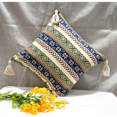 Gối vuông tùa rua thổ cẩm vintage kiểu Bắc Âu, decor sofa hiện đại giảm giá 59.000 13 Gối vuông tùa rua thổ cẩm vintage kiểu Bắc Âu, decor sofa hiện đại giảm giá 59.000 13