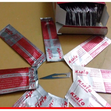 Hộp 100 dao số 11 đa năng: dao mổ tiểu phẫu, cắt mụn - giảm giá 45.000 VND