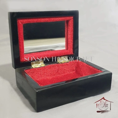 Hộp Gỗ Sơn Mài Lót Nhung Đỏ Sang Trọng Đựng Trang Sức Nữ Giới - Quà Tặng Cao Cấp Giá Rẻ 8 Hộp Gỗ Sơn Mài Lót Nhung Đỏ Sang Trọng Đựng Trang Sức Nữ Giới - Quà Tặng Cao Cấp Giá Rẻ 8