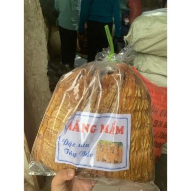 Măng Khô Tây Bắc 1kg - Măng Vụ Mới 2.025 Phơi Nắng Tự Nhiên Giá Chỉ 58.000đ