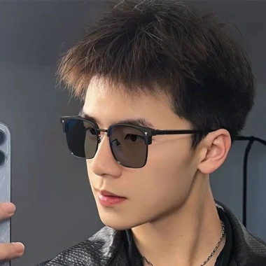 Mắt Kính Đổi Màu Thời Trang Chống UV Tia Phân Cực Giá Cực Sốc 55k