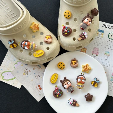 Phụ Kiện Giày Lỗ Pop Mart Khóc Bé Mật Ong Gấu Khóa Giày Hoạt Hình Hoa Giày Dễ Thương Thích Hợp Cho Crocs Khóa Giày DIY Lỗ Khóa Giày Zhibixing Khóa Giày Có Thể Tháo Rời Khóa Giày ins Hoa Giày