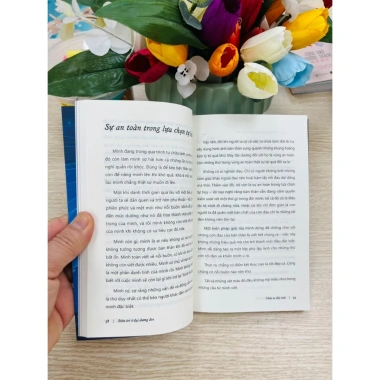 Sách - Đám trẻ ở đại dương đen - Azbooks