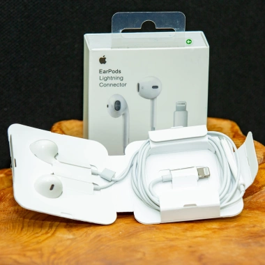 Tai nghe Apple EarPods Lightning – Âm thanh chất lượng, thiết kế tiện lợi cho iPhone Hai màng loa mang lại âm thanh trong trẻo, bass mạnh, giảm thoát âm tối ưu.