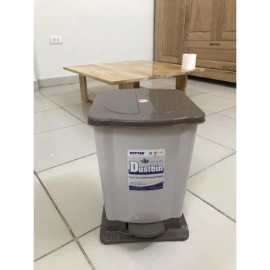 Thùng rác đạp Duy Tân cỡ Trung 30.5x26x36cm – Giá ưu đãi 135.000₫, bền, tiện lợi cho gia đình