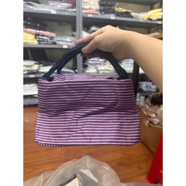 Túi đựng hộp cơm giữ nhiệt văn phòng chống nước - Giá chỉ 40.000 đồng 8 Túi đựng hộp cơm giữ nhiệt văn phòng chống nước - Giá chỉ 40.000 đồng 8
