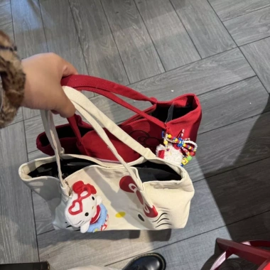 Túi vải in hình hellokitty dễ thương Nhật Bản Thời trang nữ phong cách giản dị đi làm hàng ngày Túi đeo vai dung tích lớn 3