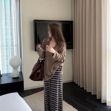 Váy nữ thu đông phong cách Hàn Quốc màu nâu sọc slim-fit - Giá chỉ 129.730đ