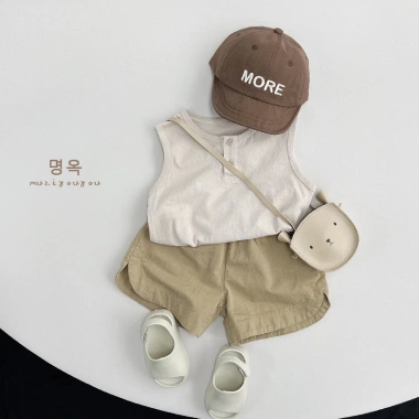 Aó 3 lỗ đóng cúc cổ chất vải thô mềm phong cách Hàn Quốc cho bé trai, bé gái mùa hè 4 Aó 3 lỗ đóng cúc cổ chất vải thô mềm phong cách Hàn Quốc cho bé trai, bé gái mùa hè 4