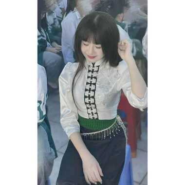 Áo cóm cổ đứng phi bóng trắng tay lỡ hoa ren 2 bên - Dân tộc Thái, giảm còn 300.000đ 2