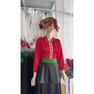 Áo cóm cổ đứng V lụa mềm đỏ đô nẹp đỏ tay dài in đá hoa đôi đỏ rễ cây giá 450.000đ