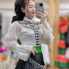 Áo cóm cổ sóng phi bóng trắng thổ cẩm xanh, dây xích tay, tơ dài xoè - Giá 250k