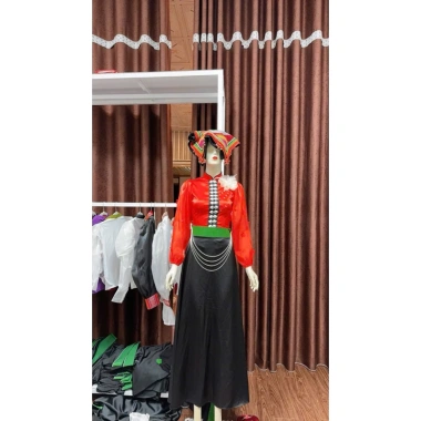 Áo cóm đỏ tươi tơ chun, hoa lông gà ngọc hoa Dân tộc Thái, giá 270.000 VND