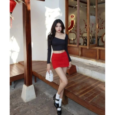 Ao Croptop Khoét Lệch Vai Tay Dài Lộ Xương Quai Xanh Siết Eo Tặng Dây Chuyền Khi Mua 2