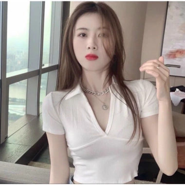 Áo Croptop Polo cổ V, áo kiểu CRT cổ bẻ - Giá 88.320 VNĐ tại Poone Store