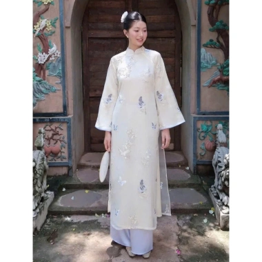 Áo dài cách tân dáng suông tơ thêu Lam Điệp - Thanh lịch, sang trọng, chỉ 470k
