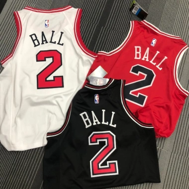 Áo Jersey Chicago Bulls Số 2 Cổ Điển Thể Thao Kỷ Niệm Mùa Giải 2.021/22 Giá 159.840₫