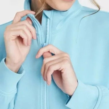 Áo khoác nỉ nữ All In Motion dáng crop thể thao, khóa kéo nửa dây, nhẹ nhẹ, VNXK: Giá chỉ 45.000₫ 2 Áo khoác nỉ nữ All In Motion dáng crop thể thao, khóa kéo nửa dây, nhẹ nhẹ, VNXK: Giá chỉ 45.000₫ 2