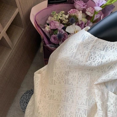 Áo retro siêu thời trang ren rỗng siêu mỏng nhẹ không tay, mùa hè 2.025, thoáng mát, dành cho phụ nữ trẻ, điểm nhấn phong cách, giá ưu đãi 193.917₫ 2