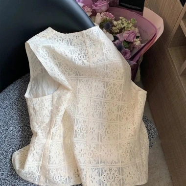 Áo retro siêu thời trang ren rỗng siêu mỏng nhẹ không tay, mùa hè 2.025, thoáng mát, dành cho phụ nữ trẻ, điểm nhấn phong cách, giá ưu đãi 193.917₫ 4