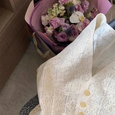 Áo retro siêu thời trang ren rỗng siêu mỏng nhẹ không tay, mùa hè 2.025, thoáng mát, dành cho phụ nữ trẻ, điểm nhấn phong cách, giá ưu đãi 193.917₫ 5
