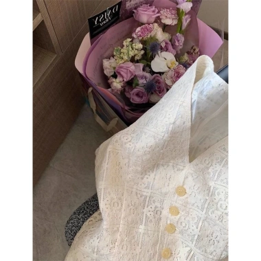 Áo retro siêu thời trang ren rỗng siêu mỏng nhẹ không tay, mùa hè 2.025, thoáng mát, dành cho phụ nữ trẻ, điểm nhấn phong cách, giá ưu đãi 193.917₫ 8