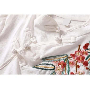 Áo sơ mi cổ đứng phong cách dân tộc Trung Quốc, thêu tay, vải lanh cotton - Giá 648.950₫ 6 Áo sơ mi cổ đứng phong cách dân tộc Trung Quốc, thêu tay, vải lanh cotton - Giá 648.950₫ 6