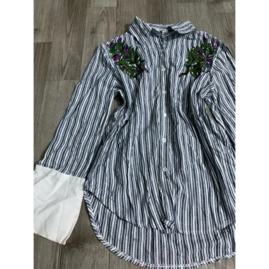 Áo sơ mi kẻ thêu xinh giảm giá 39.000đ - Phong cách trẻ trung, chất liệu thoáng mát