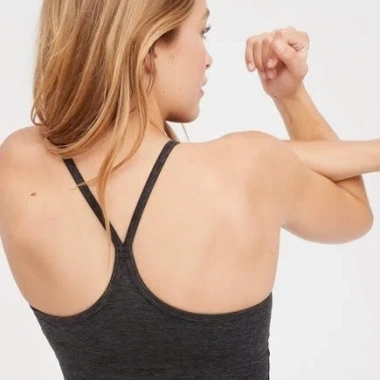 Áo tập gym nữ Aerie 2 lớp dày dặn màu đen, bra thể thao, chất đanh mịn, không bai xù - Giá chỉ 85.000 5 Áo tập gym nữ Aerie 2 lớp dày dặn màu đen, bra thể thao, chất đanh mịn, không bai xù - Giá chỉ 85.000 5