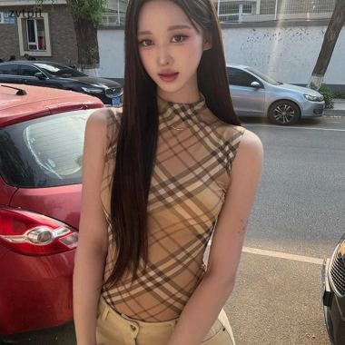 Áo Vest nữ lưới kẻ sọc cổ tròn style Pháp, thoáng mát mùa hè - Giá 112.752₫