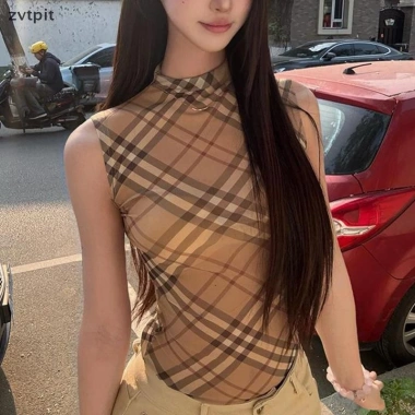 Áo Vest nữ lưới kẻ sọc cổ tròn style Pháp, thoáng mát mùa hè - Giá 112.752₫