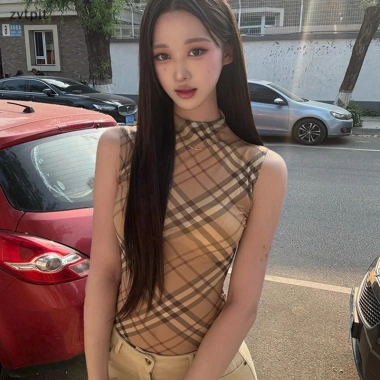 Áo Vest nữ lưới kẻ sọc cổ tròn style Pháp, thoáng mát mùa hè - Giá 112.752₫