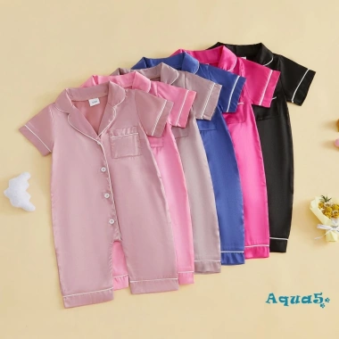 Aqua-Baby Jumpsuit Tay Ngắn Cổ Áo Tương Phản Dây Nút Lên - Bộ Ngủ Sơ Sinh Không Chân
