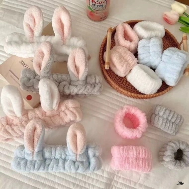 Băng Đô Cài Tóc Rửa Mặt Tai Thỏ Vô Tri Kute Cho Nam Nữ Siêu Cute Giá 28.800₫