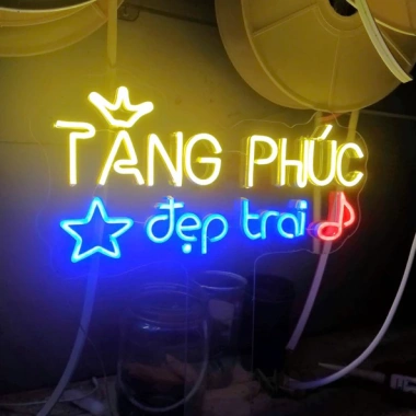 Bảng LED Neon Cổ Động Tên Ca Sĩ, Idol, Thương Hiệu, Pin Sạc Tích Điện, 15.000 VND