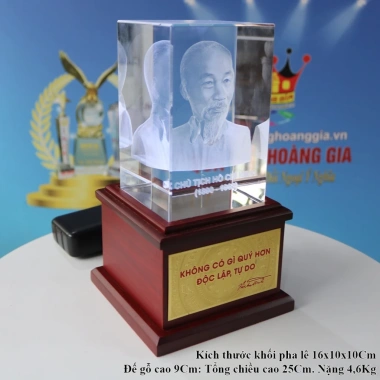 Biểu Trưng Pha Lê 3D Tượng Bác Khắc Laser Đế Gỗ Đèn LED Quà Hoàng Gia 750k 2