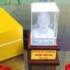 Biểu Trưng Pha Lê 3D Tượng Bác Khắc Laser Đế Gỗ Đèn LED Quà Hoàng Gia 750k 8