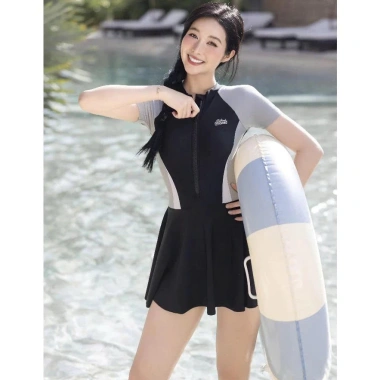 Bikini 1 mảnh tay ngắn phối xanh - Giá giảm 195.000đ, siêu nhẹ, thời trang bãi biển