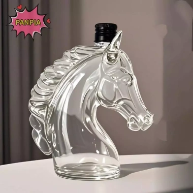 Bình thủy tinh hình ngựa khắc chai - Quà tặng độc đáo cho rượu Bourbon & Brandy, 217.800₫