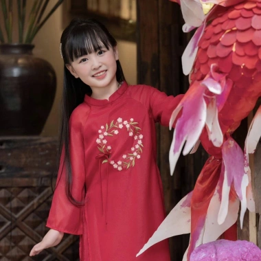 Bộ áo dài Nguyên Đán Cúc Chi bé gái size 8-44kg tơ lụa mềm mịn áo dài Tết 500.000 VND 4 Bộ áo dài Nguyên Đán Cúc Chi bé gái size 8-44kg tơ lụa mềm mịn áo dài Tết 500.000 VND 4