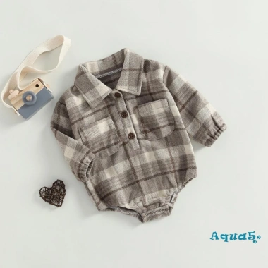Bộ áo liền quần tay dài Aqua cho bé trai, họa tiết kẻ sọc cổ điển, túi tiện, nút cài, giá chỉ 181.440 VND 3 Bộ áo liền quần tay dài Aqua cho bé trai, họa tiết kẻ sọc cổ điển, túi tiện, nút cài, giá chỉ 181.440 VND 3
