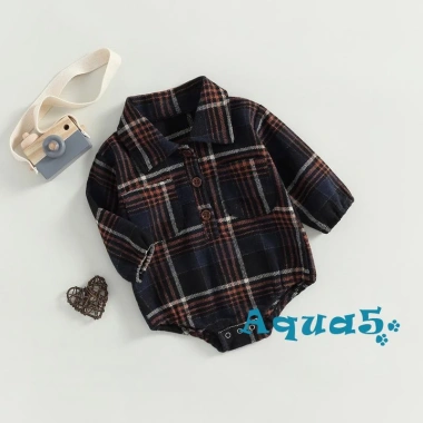 Bộ áo liền quần tay dài Aqua cho bé trai, họa tiết kẻ sọc cổ điển, túi tiện, nút cài, giá chỉ 181.440 VND