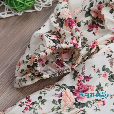 Bộ áo thun dài tay cổ tròn + quần lót & chân váy đáng yêu cho bé gái – Giá chỉ 117,396₫
