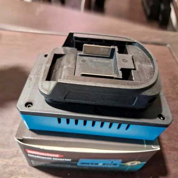 Trải nghiệm thực tế: Sử dụng Bộ Chuyển Đổi Pin 21V 220V trong các thiết bị di động và công cụ cầm tay