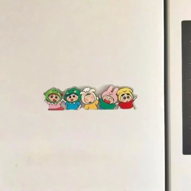 Bộ Crayon Shin‑Chan Xiaobai Tủ Lạnh Dán 4 Phong Cách Acrylic – Trang trí sáng tạo, xoay được, Giá ưu đãi 62.700₫