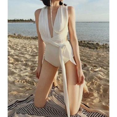 Bộ đồ bơi bikini 1 mảnh HHQC BKN27 xẻ ngực buộc eo gợi cảm – Giá 179.000đ