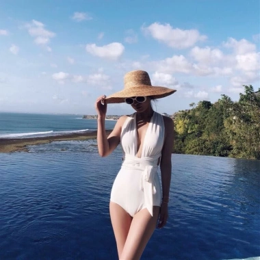 Bộ đồ bơi bikini 1 mảnh HHQC BKN27 xẻ ngực buộc eo gợi cảm – Giá 179.000đ